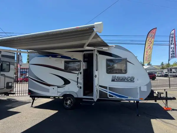2018 Lance 1575 Travel Trailer – Like new. 18 FT ONE OWNER