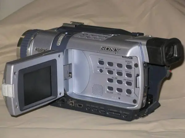 Sony Digital 8 camcorder 8mm Hi8 camera nightshot video streaming