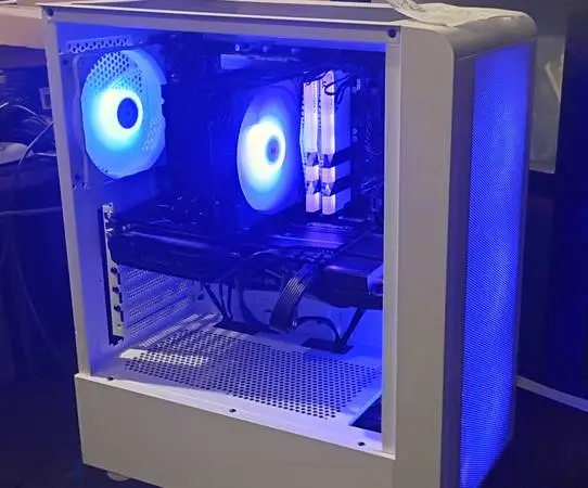 AAA Gaming i7-14700 20 Cores 2TB SSD 32GB RAM ASROCK 6700XT WIN11