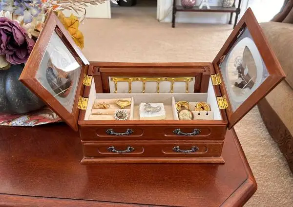 (10.5”L x 6.5”W x 6”H ) Jewelry Box.