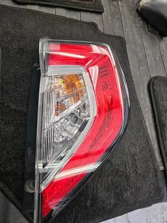 2017-2021 Honda Civic OEM RH Tail light