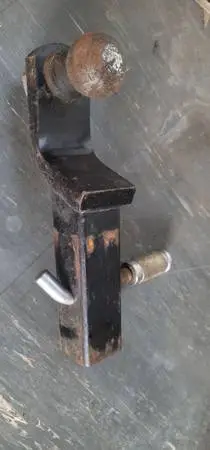 6000 lb capacity Hitch with 2 Ball