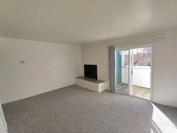 Where nature meets town - 2 Bed/1.5 Bath Unit in Lynchburg, VA - $1055