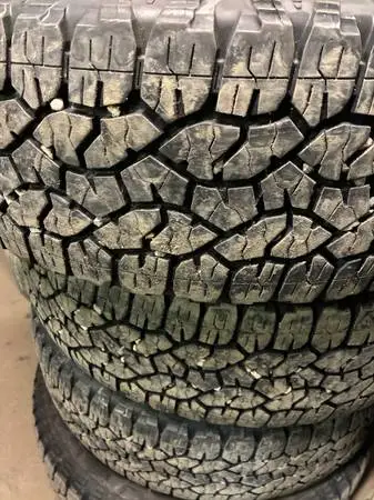 LT275/65R20 Goodyear Trailrunner AT