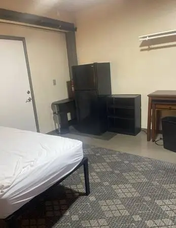 612 East 14th Avenue Room for Rent 612-30