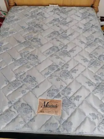 Queen Firm Mattress Simmons Maxipedic Supreme