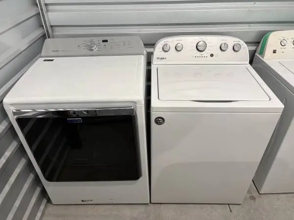 Whirlpool washer & maytag dryer set