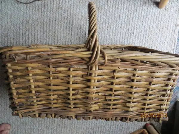 ANTIQUE BASKET