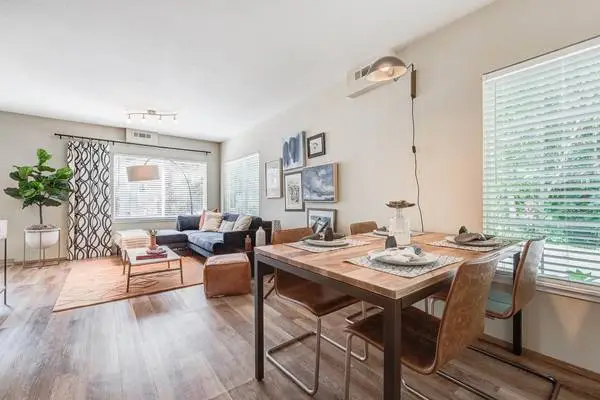 2bd 2.5ba, Attached Garage, Patio