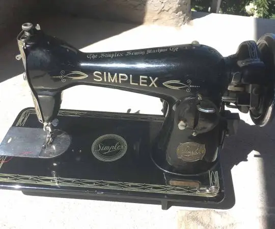 Antique Simplex Sewing Machine (Singer 15 Clone)