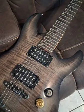 Schecter diamond series