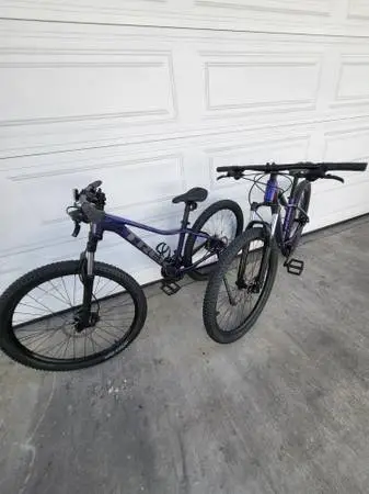 2 x Trek marlin Size adult small