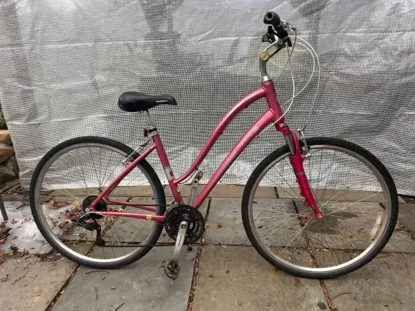 Giant Cypress DX 24 Speed Hybrid Cruiser Medium