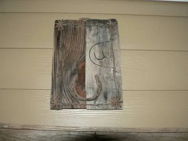 Rustic Cedar Wooden Wall Art 14 x 11w, Horse Shoe, Barb Wire
