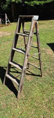 Wood A Frame/Step Ladder