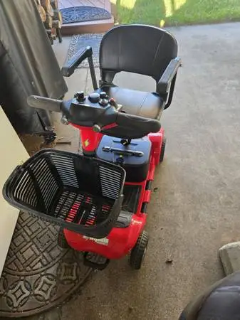 eWheels 4-Wheel Electric Travel Scooter - Excellent Condition