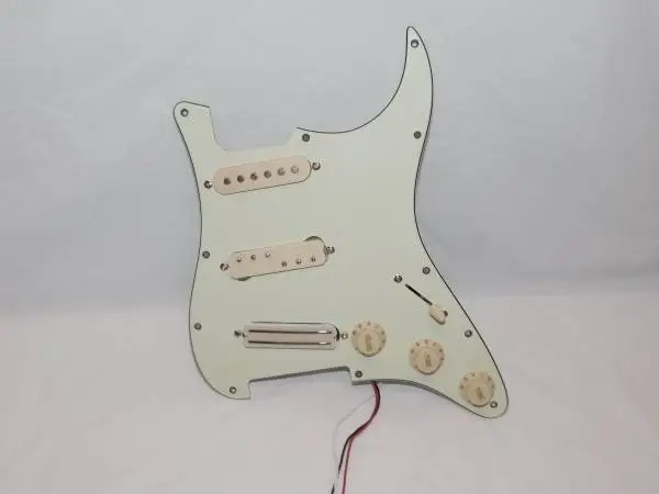 FENDER STRATOCASTER / SQUIRE STRATOCASTER FULLY LOADED PICK GUARD