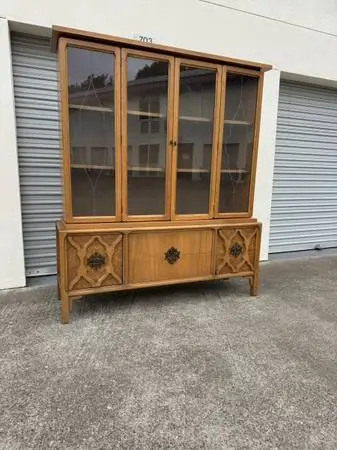 Vintage Hutch/Display Case Chinoiserie