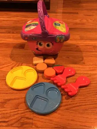 LeapFrog Shapes and Sharing Picnic Basket