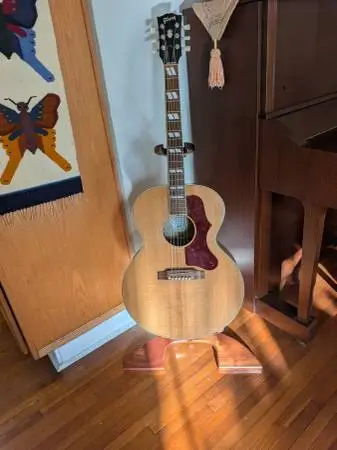 Gibson J-185 2012