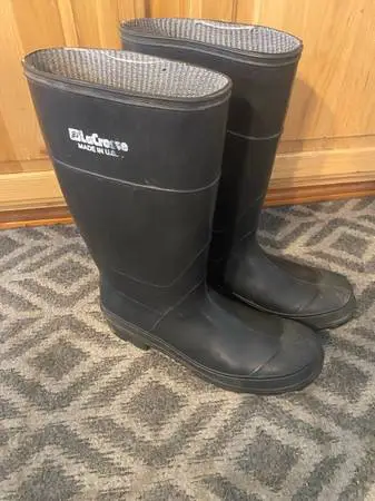 Mens tall Lacrosse Rubber Boot, Black, Size 12, used very little