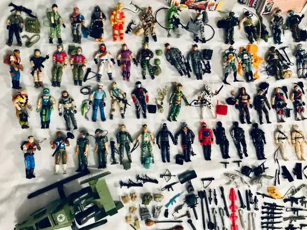 Wanted vintage GI Joe toys dolls/action figures 1964 to 1994 G.I. Joes