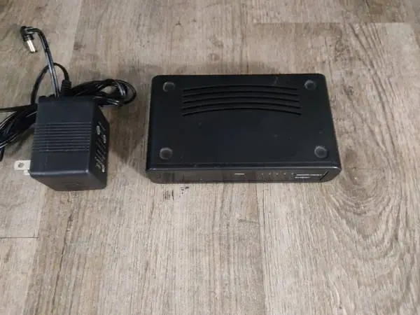 5-Port Ethernet Switch (Model: FR-5PTGSW) For Sale