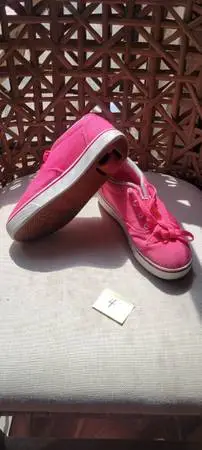 Heeleys size 4 youth
