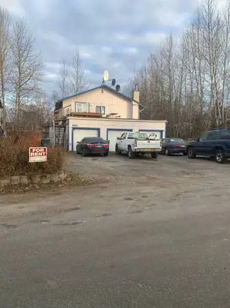 Nice large unit in a triplex in South Anchorage