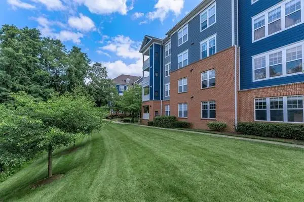 Ceiling Fans, Carpeted Floors, 1bd 1ba