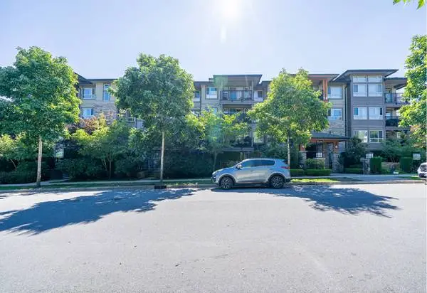 Well kept good condition Penthouse in Great Community