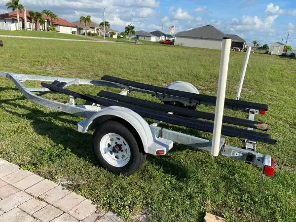 Boat trailer galvanized single axle 17-19 Ft
