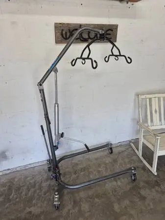 MEDLINE PATIENT LIFT LIKE NEW MAKE FAIR OFFER