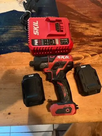Skil impact w/ 2 batteries