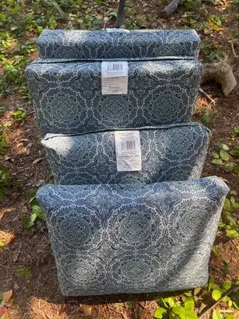Better Homes and Gardens Out Door Chair cushions new