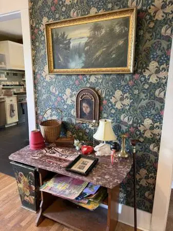 Estate sale in Laurelhurst