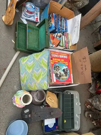 11am-6pm Huge yard Sale Friday! Vintage galore! Montavilla (address posted Sat)