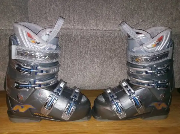 Nordica GTS X8 ski boots womens size 8 8.5 25 25.5 mondo