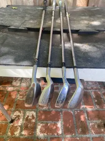 GOLF IRONS SAND WEDGES