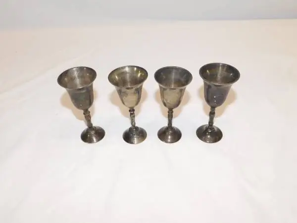4 1940s VINTAGE SILVER PLATED SMALL WINE AND DRINK GOBLETS