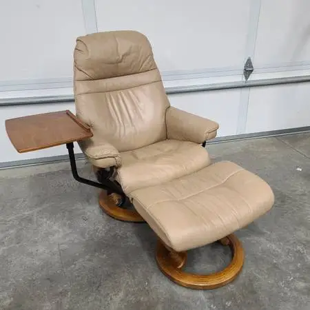 Stressless Ekornes Leather Recliner And Ottoman With Stressless Table!