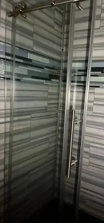 Single Glass Shower Door