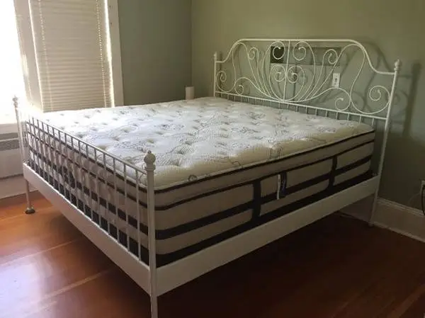 White Full and Queen Beds, Delivery?