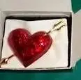 💓1996 Collectible Avon Hearts Afire Pin (Red)