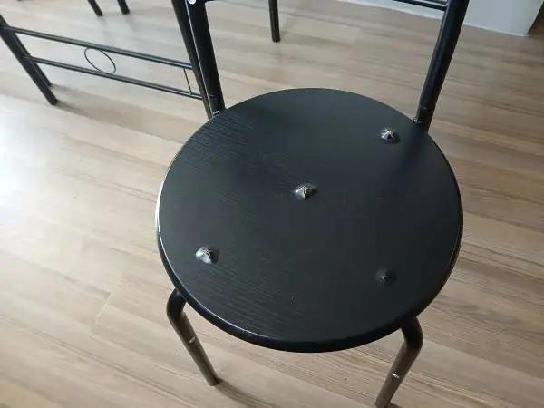 Table/2 Chairs $10