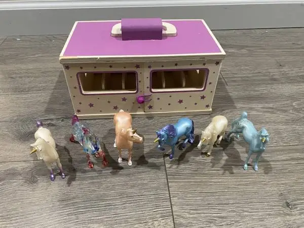 BREYER HORSES UNICORN MAGIC WOODEN STABLE Take-Along Stable Playset