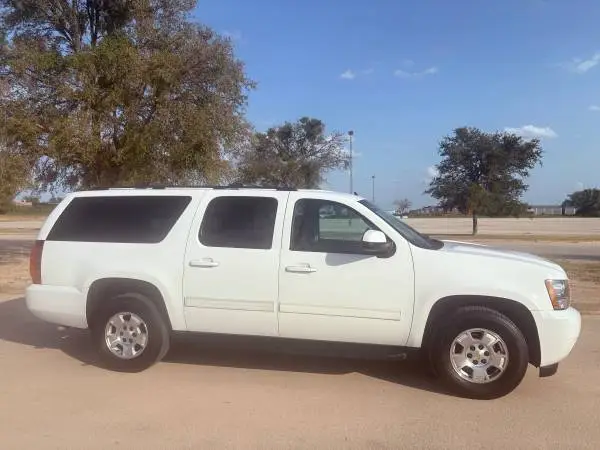 2013 Chevy Suburban 1500💥80kmiles+💥LOW MILES/ 3RD ROW