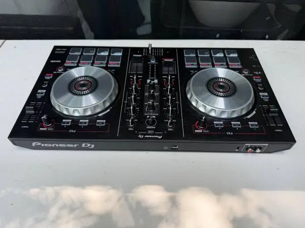 Pioneer DDJ-SB2 Performance DJ Controller