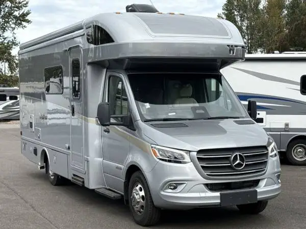 2026 Winnebago Navion Motorhome 24D Class C