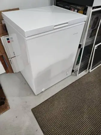 FRIGIDAIRE CHEST FREEZER 5 CU. FT.